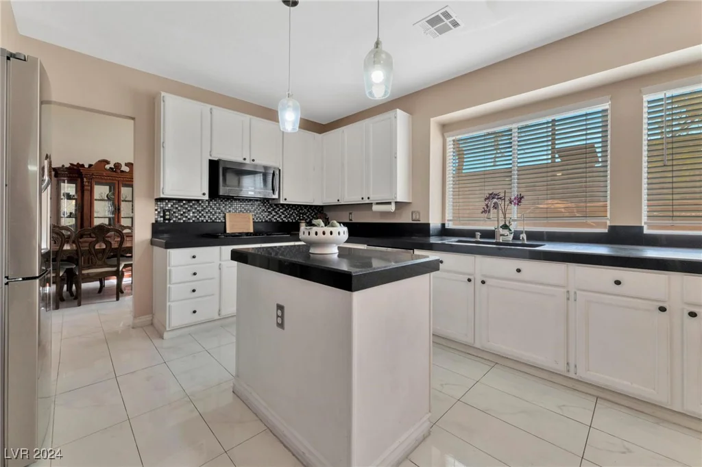 2530 Ontario, Las Vegas, NV 89128