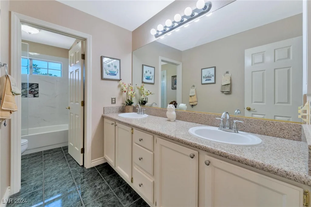 2530 Ontario, Las Vegas, NV 89128