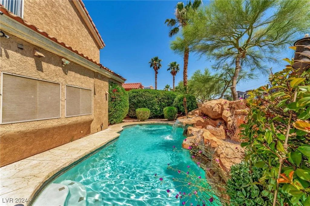 2530 Ontario, Las Vegas, NV 89128