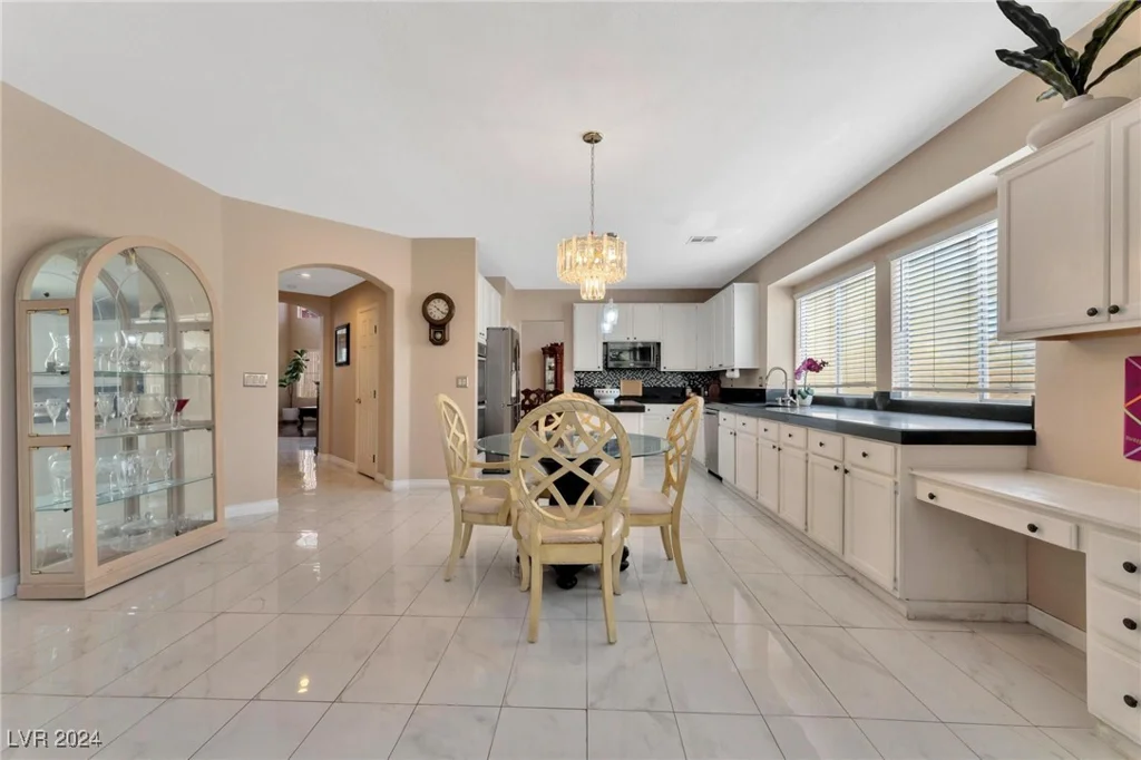 2530 Ontario, Las Vegas, NV 89128