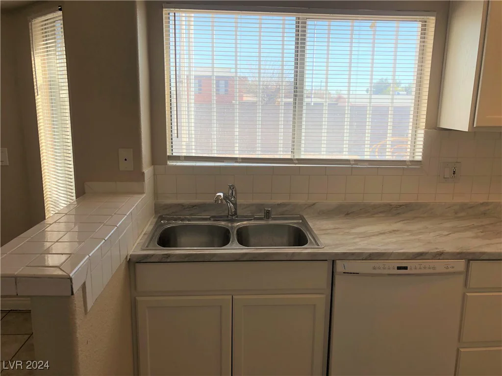 1812 Robin, Las Vegas, NV 89106