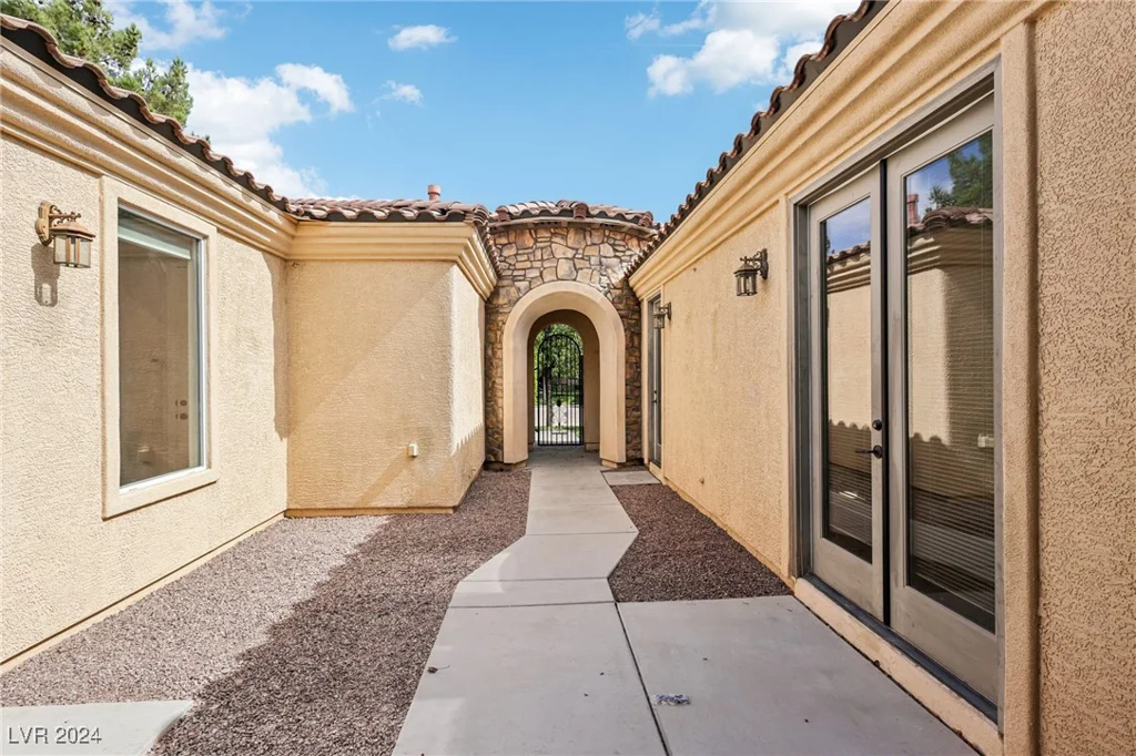 11783 Weybrook Park, Las Vegas, NV 89141