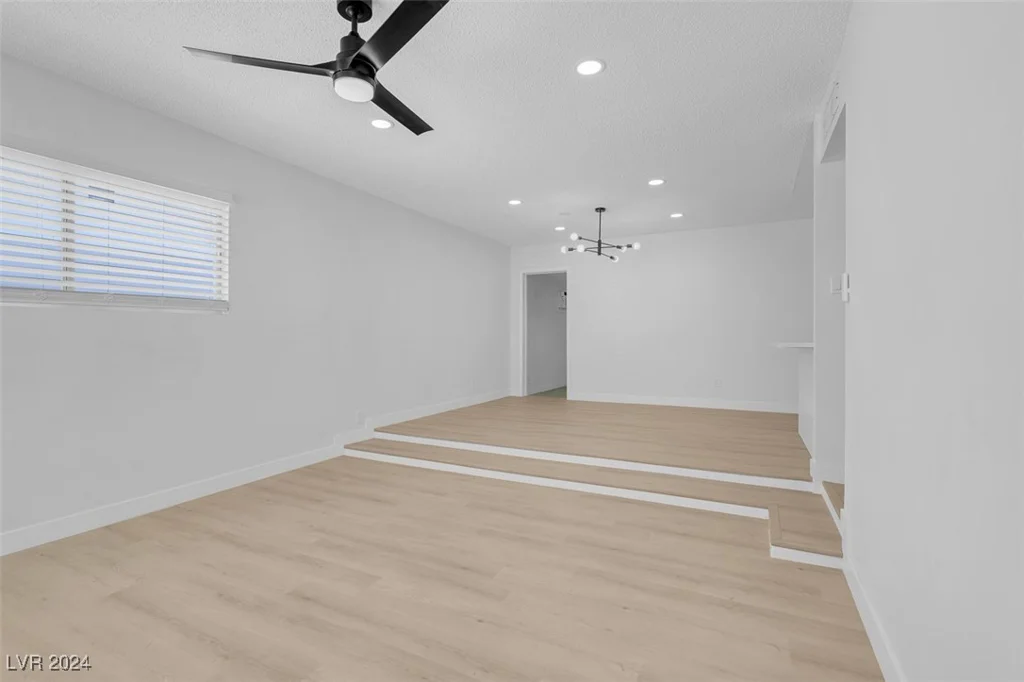 4313 El Conlon, Las Vegas, NV 89102