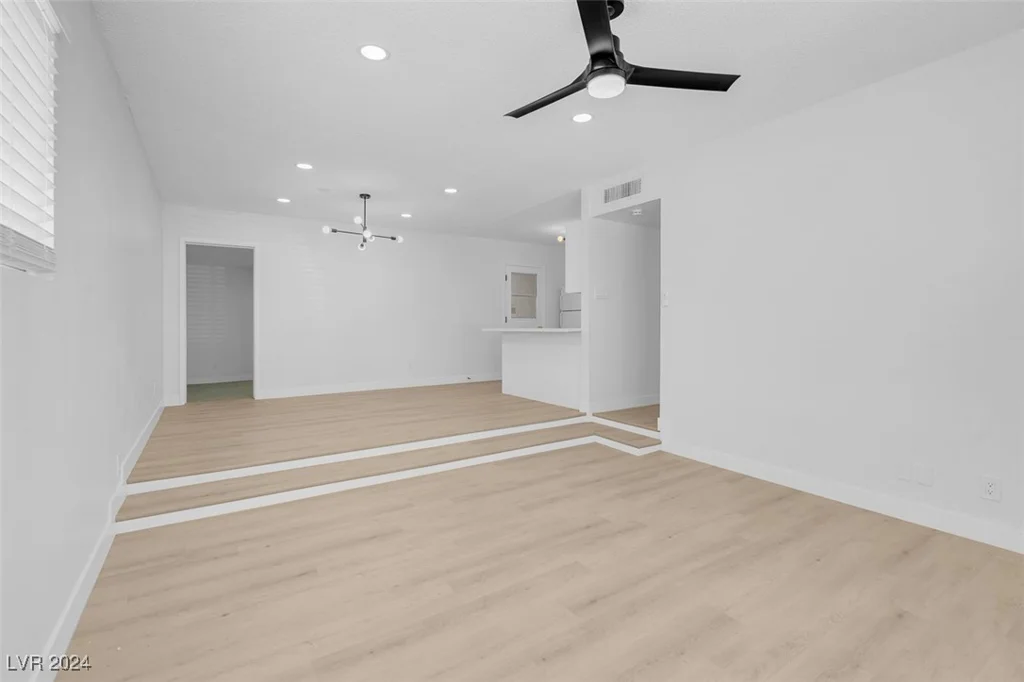 4313 El Conlon, Las Vegas, NV 89102
