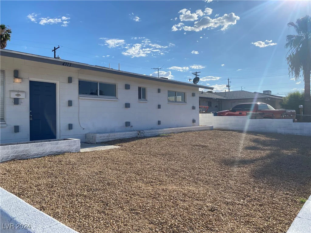 4313 El Conlon, Las Vegas, NV 89102