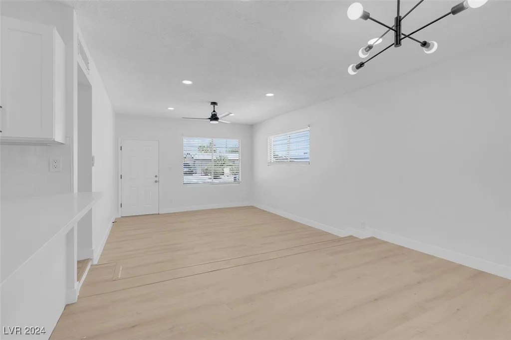 4313 El Conlon, Las Vegas, NV 89102