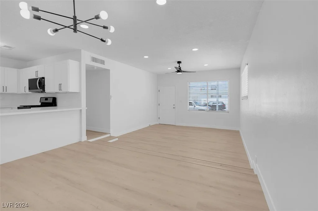 4313 El Conlon, Las Vegas, NV 89102