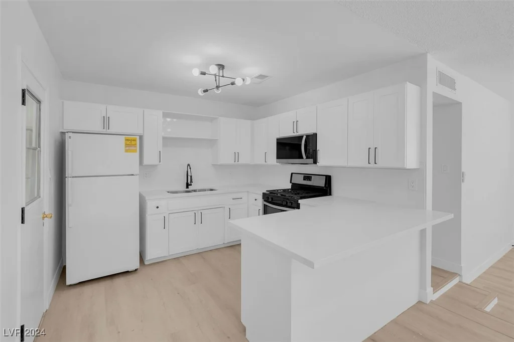 4313 El Conlon, Las Vegas, NV 89102