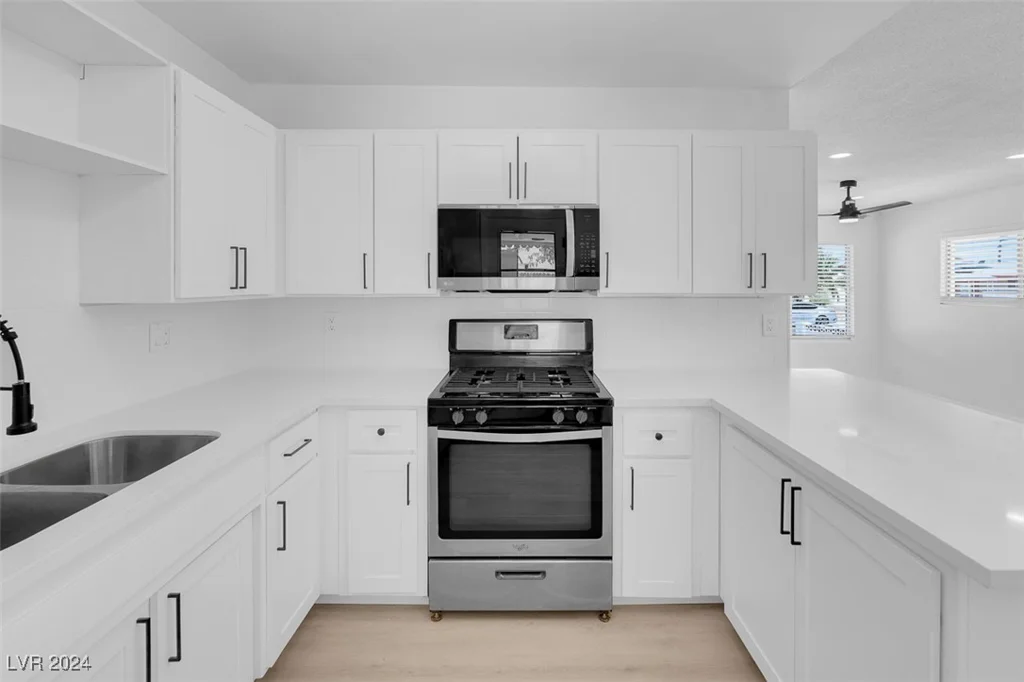 4313 El Conlon, Las Vegas, NV 89102