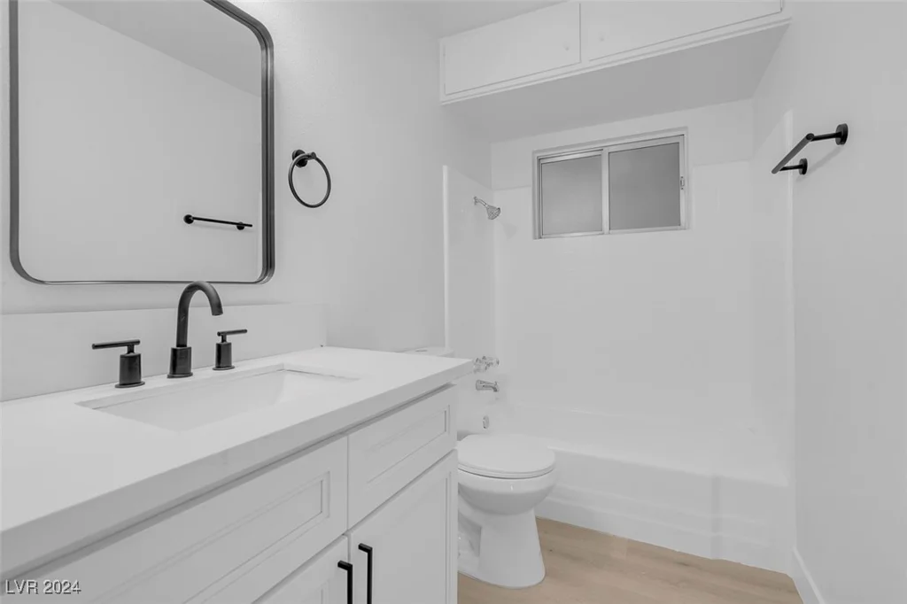 4313 El Conlon, Las Vegas, NV 89102