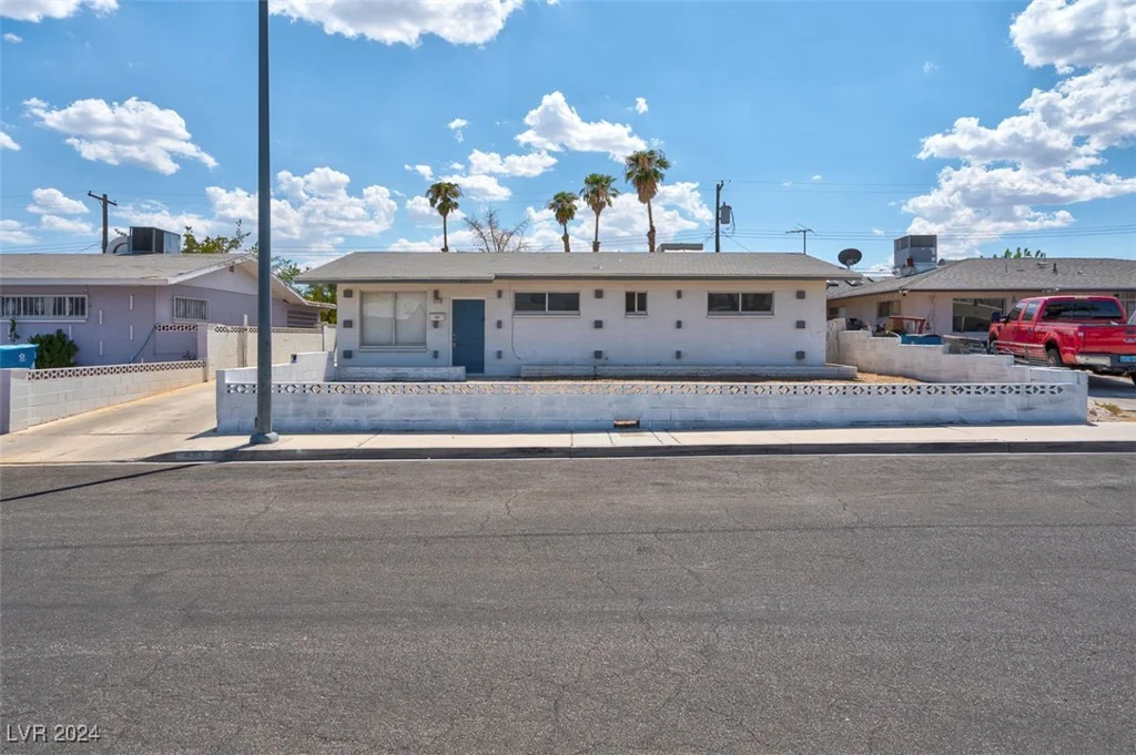 4313 El Conlon, Las Vegas, NV 89102
