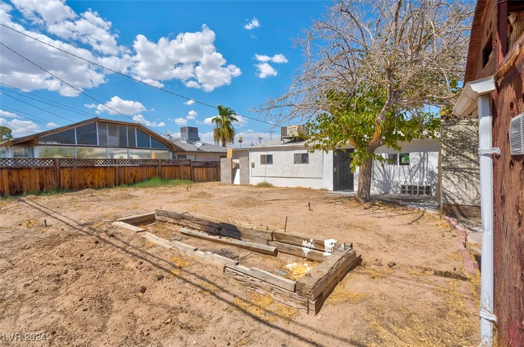 4313 El Conlon, Las Vegas, NV 89102