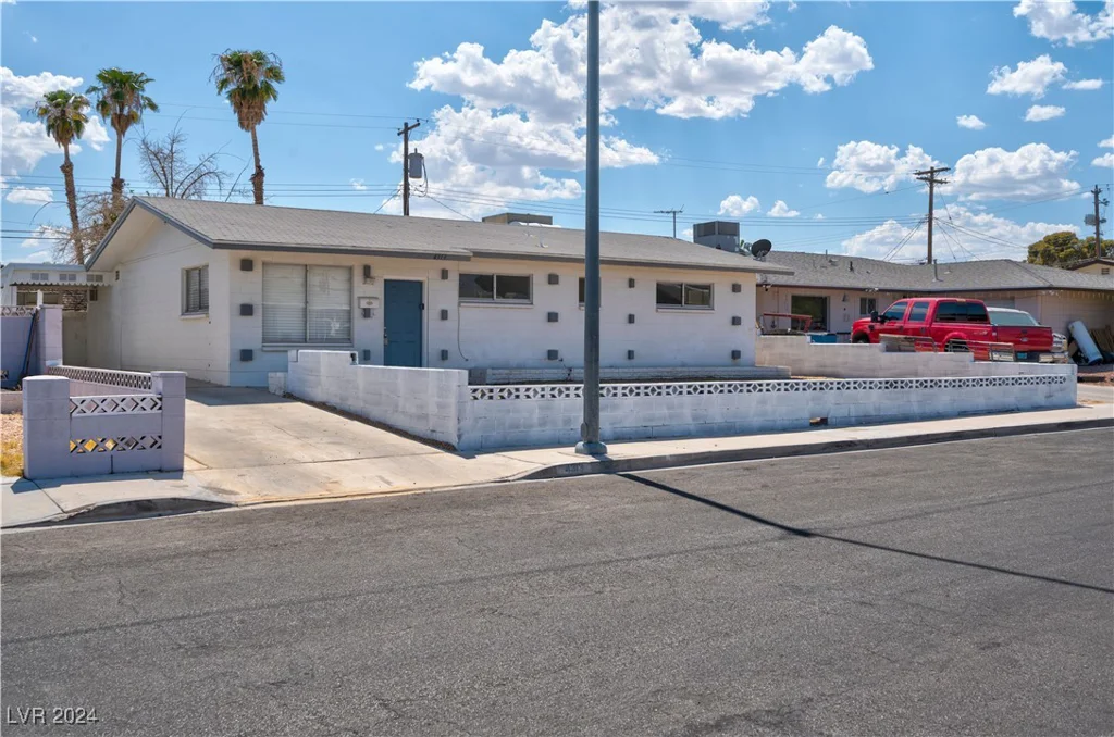 4313 El Conlon, Las Vegas, NV 89102