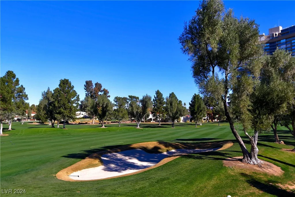 3077 Pinehurst, Las Vegas, NV 89109