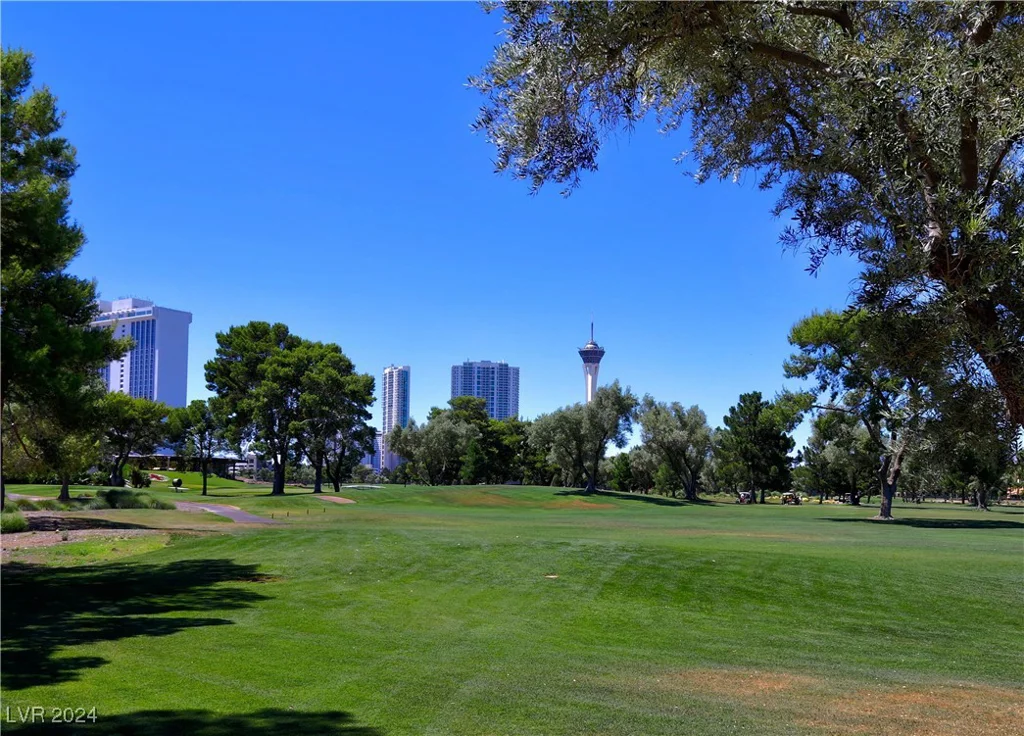 3077 Pinehurst, Las Vegas, NV 89109