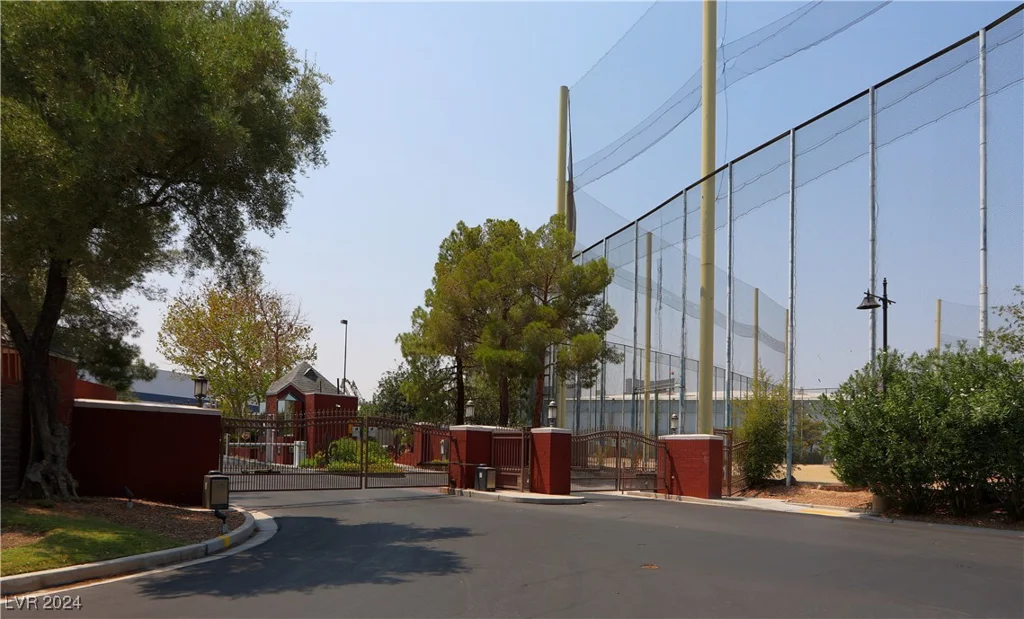 3077 Pinehurst, Las Vegas, NV 89109