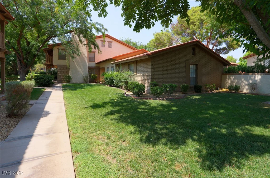 3077 Pinehurst, Las Vegas, NV 89109