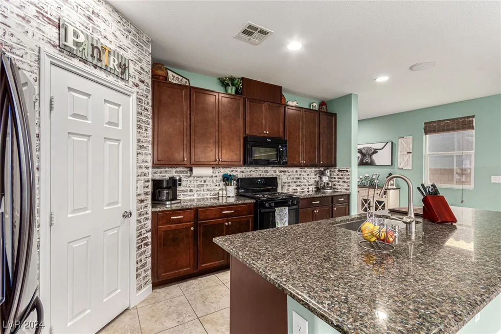 9271 Keystone Ridge, Las Vegas, NV 89148