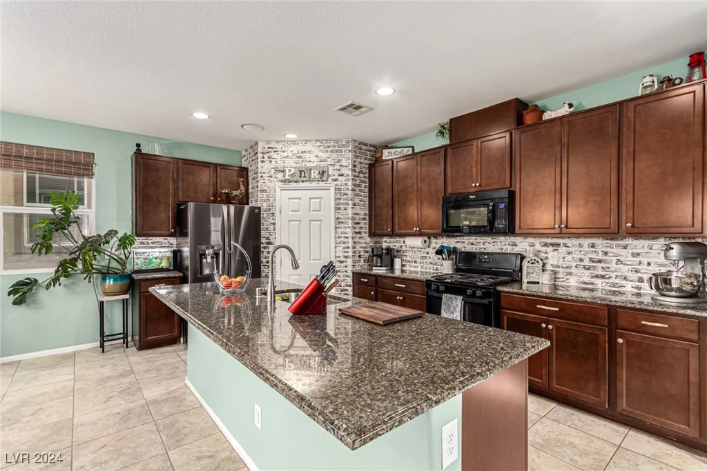9271 Keystone Ridge, Las Vegas, NV 89148