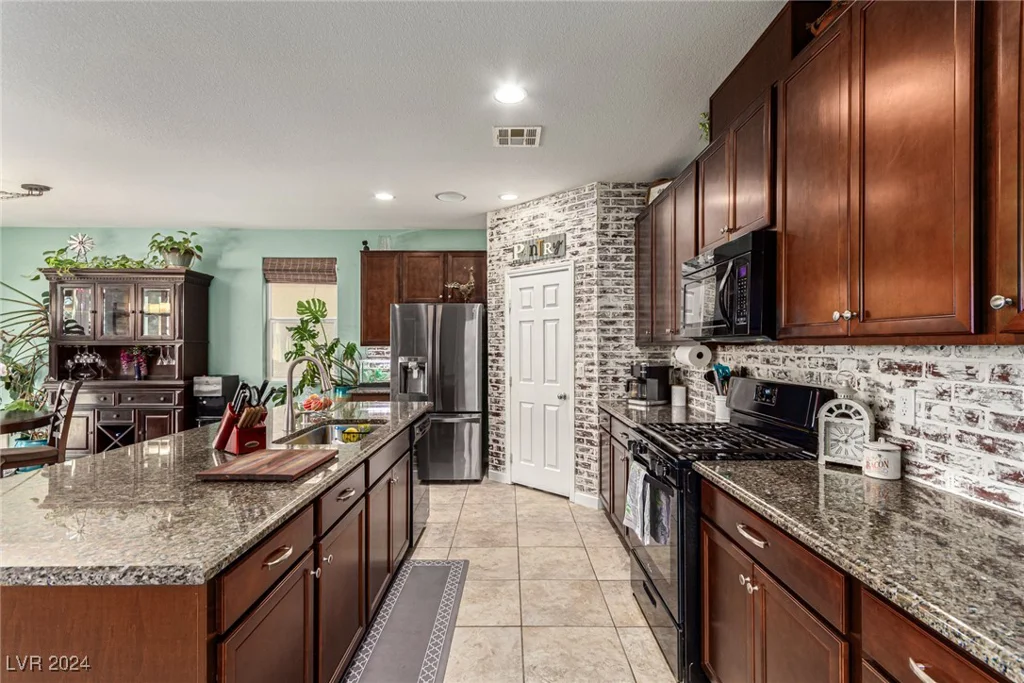9271 Keystone Ridge, Las Vegas, NV 89148