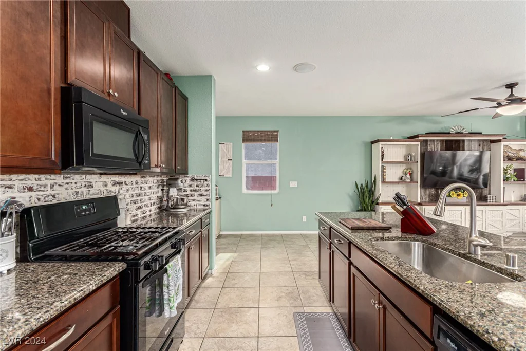 9271 Keystone Ridge, Las Vegas, NV 89148
