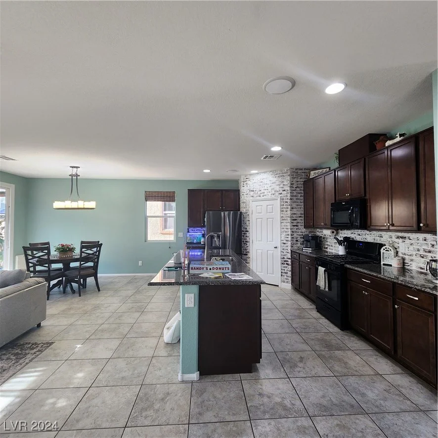 9271 Keystone Ridge, Las Vegas, NV 89148