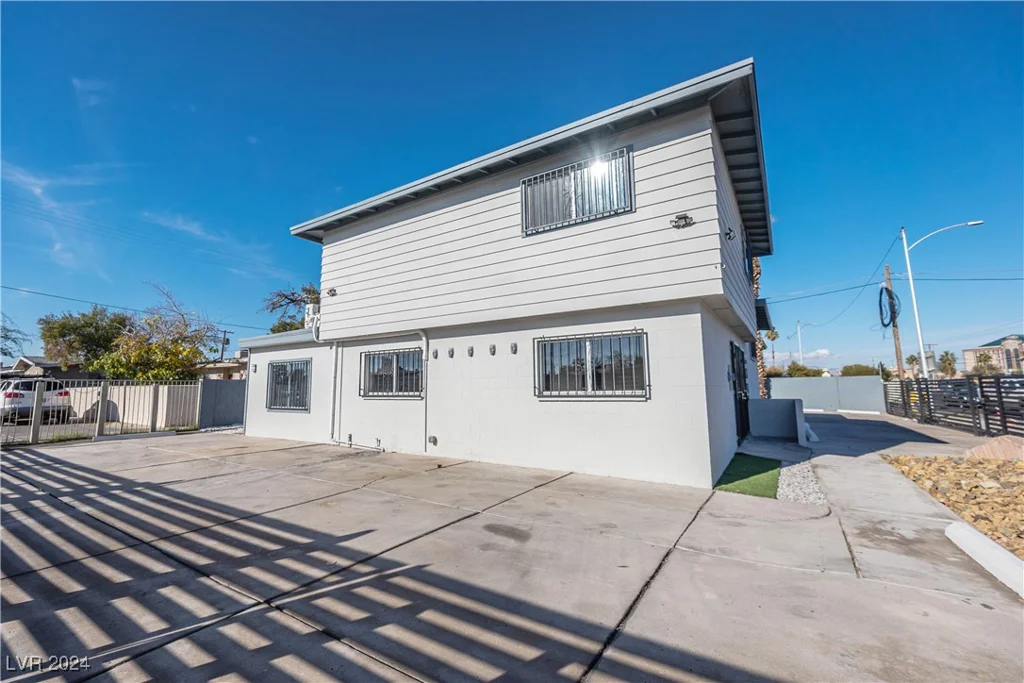 4485 Nellis, Las Vegas, NV 89121