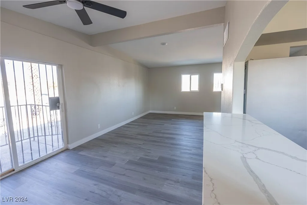 4485 Nellis, Las Vegas, NV 89121