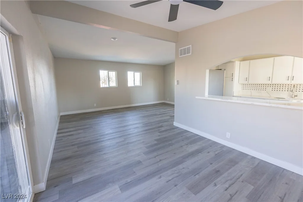 4485 Nellis, Las Vegas, NV 89121