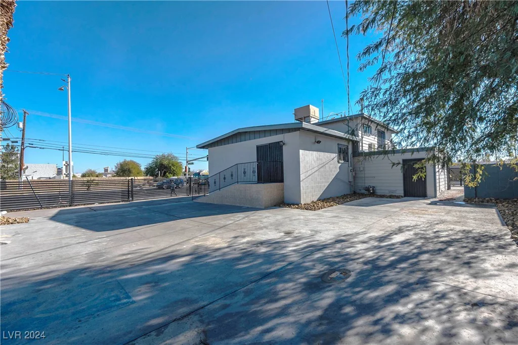 4485 Nellis, Las Vegas, NV 89121