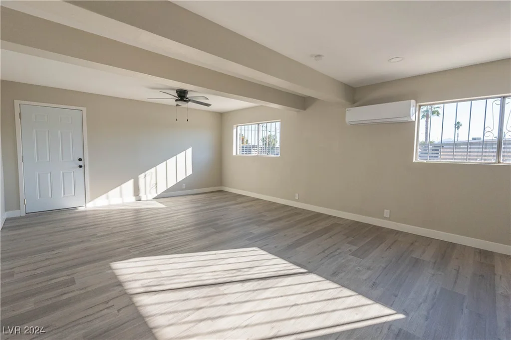4485 Nellis, Las Vegas, NV 89121