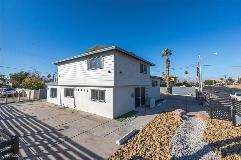 4485 Nellis, Las Vegas, NV 89121