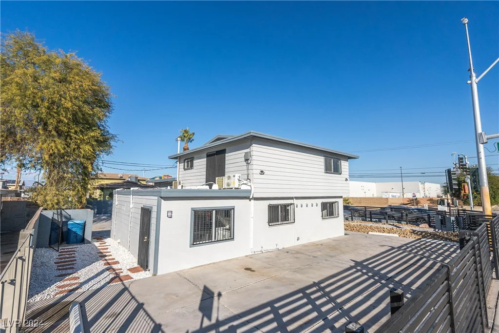 4485 Nellis, Las Vegas, NV 89121