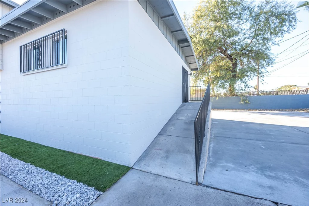 4485 Nellis, Las Vegas, NV 89121