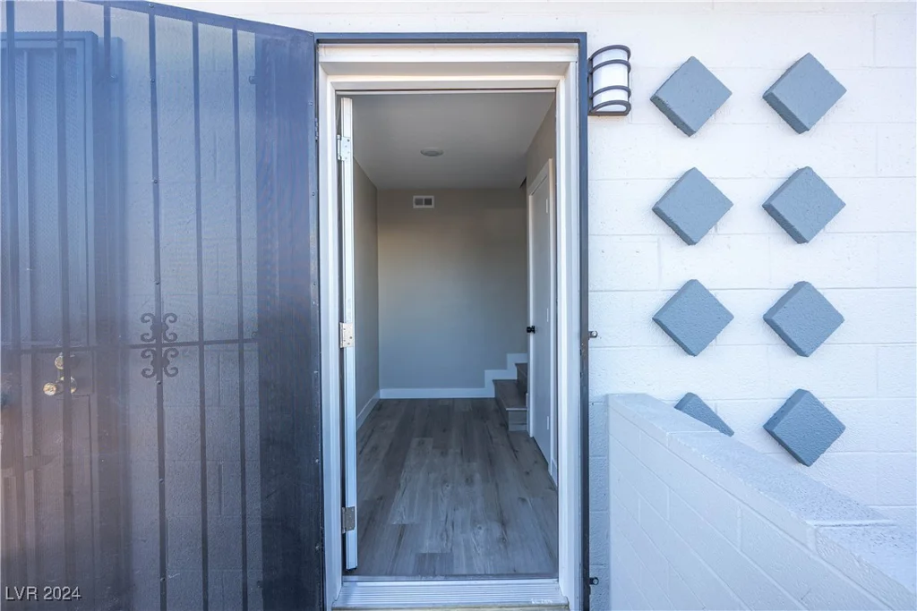 4485 Nellis, Las Vegas, NV 89121