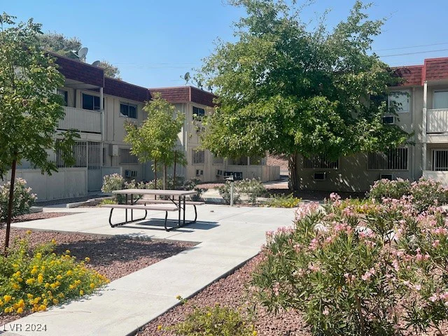 5378 Swenson, Las Vegas, NV 89119
