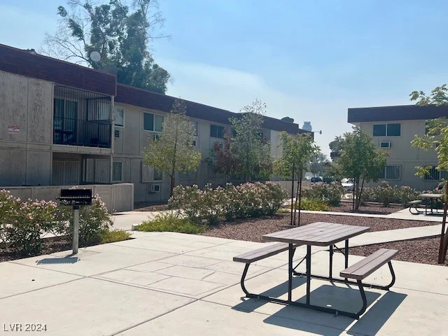 5346 Swenson, Las Vegas, NV 89119
