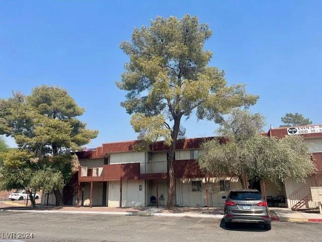 5346 Swenson, Las Vegas, NV 89119