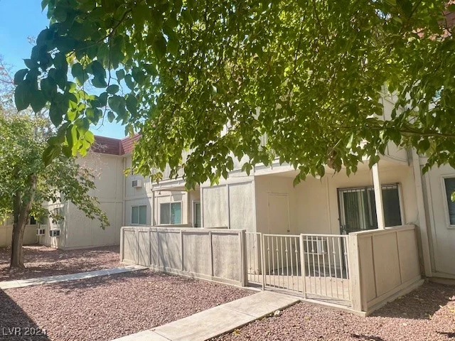 5346 Swenson, Las Vegas, NV 89119