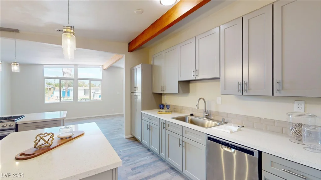1643 Coronado, Las Vegas, NV 89169