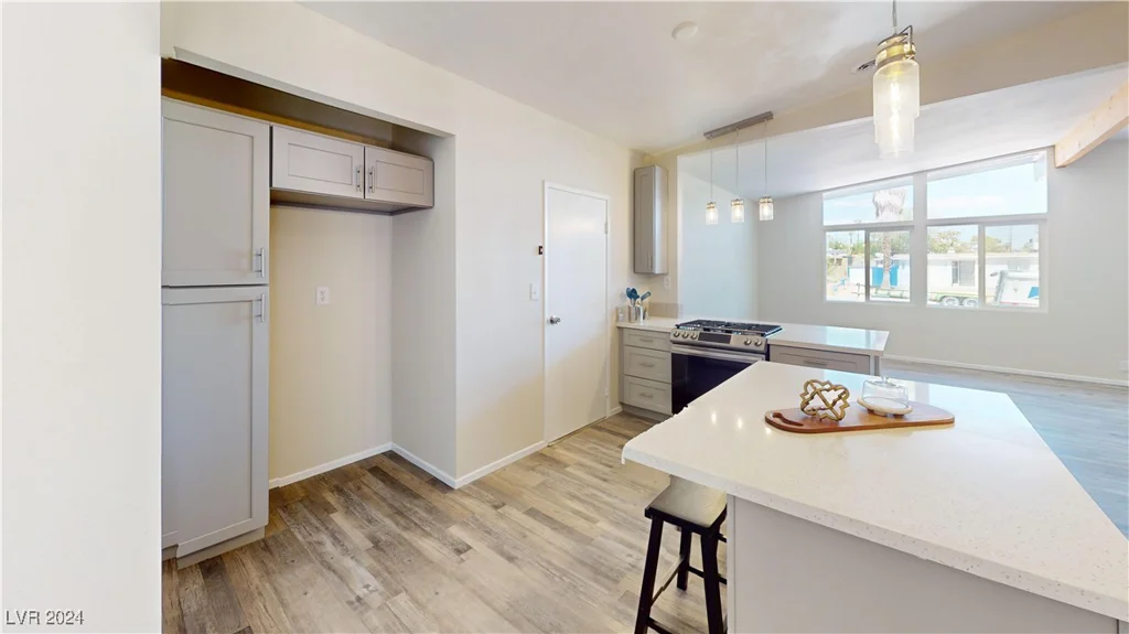 1643 Coronado, Las Vegas, NV 89169
