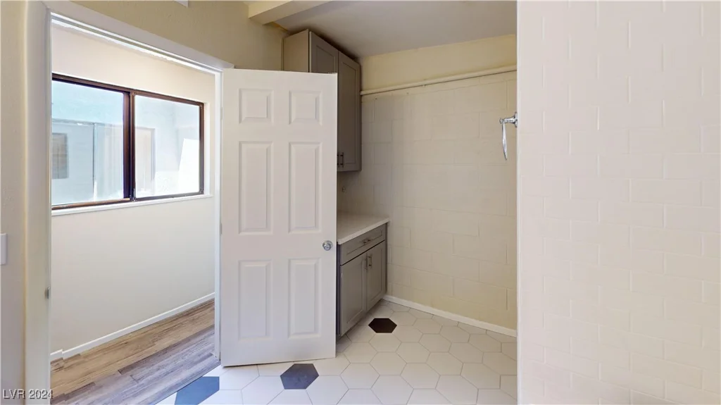 1643 Coronado, Las Vegas, NV 89169