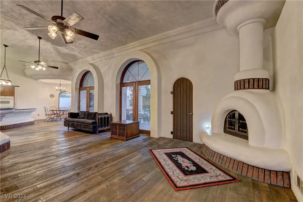 928 Rhyolite, Henderson, NV 89011