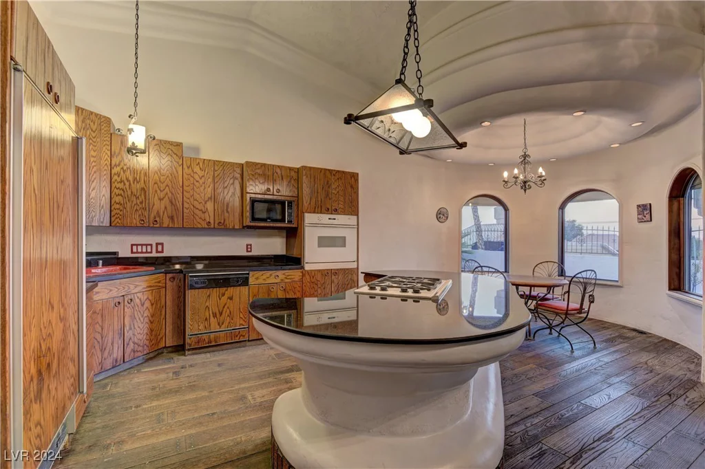 928 Rhyolite, Henderson, NV 89011