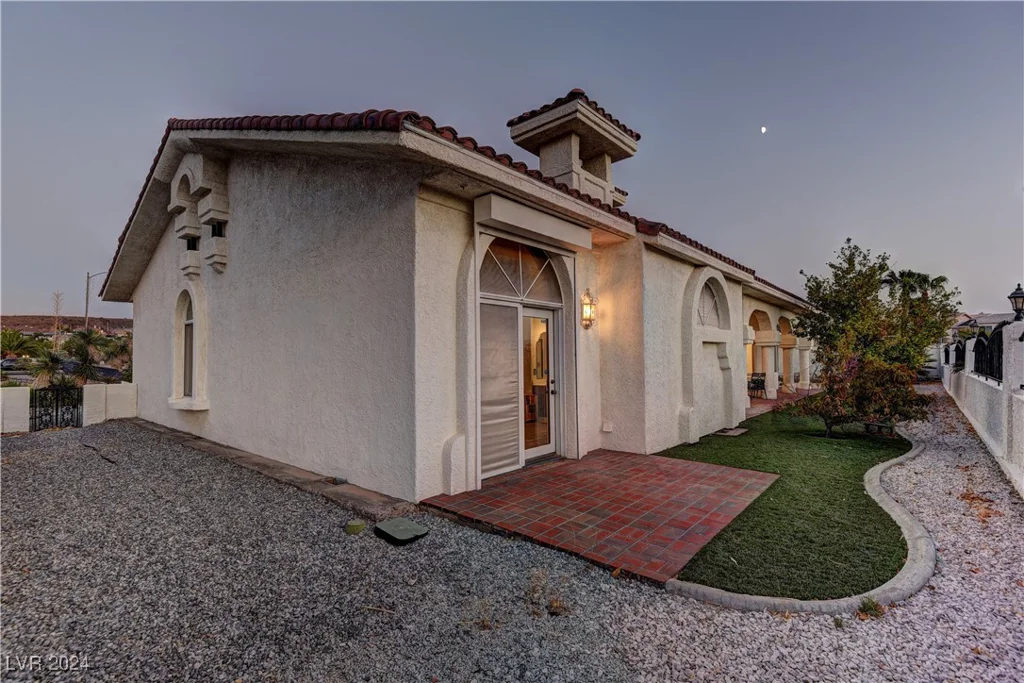 928 Rhyolite, Henderson, NV 89011