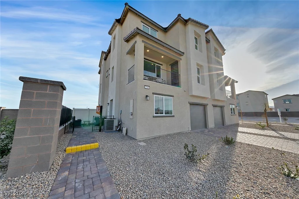 6952 Skyline Blue, North Las Vegas, NV 89086