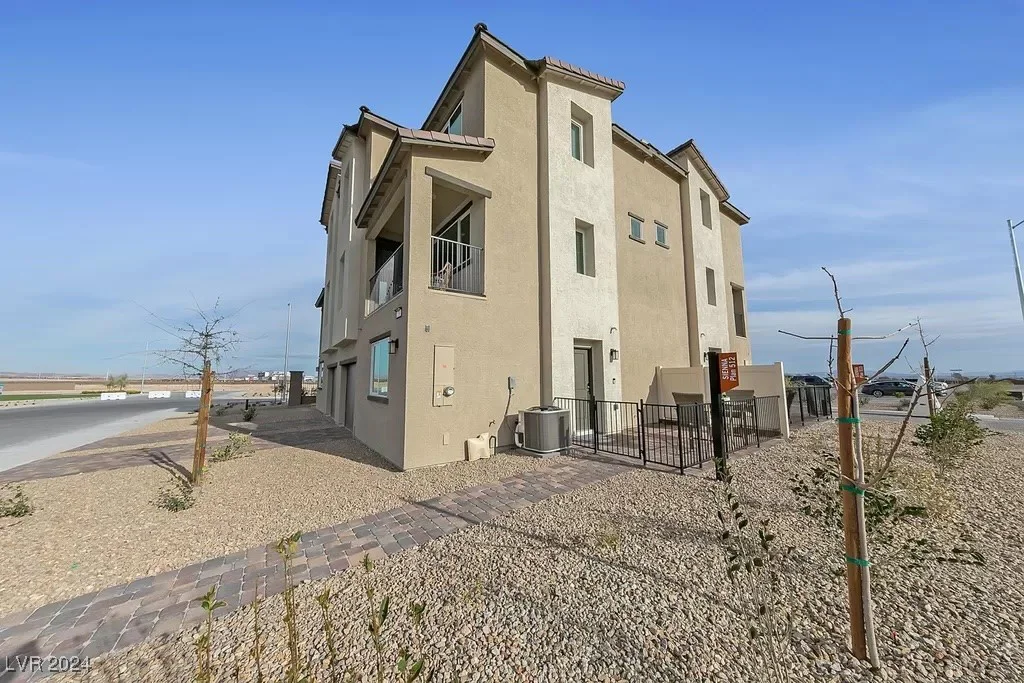 6952 Skyline Blue, North Las Vegas, NV 89086