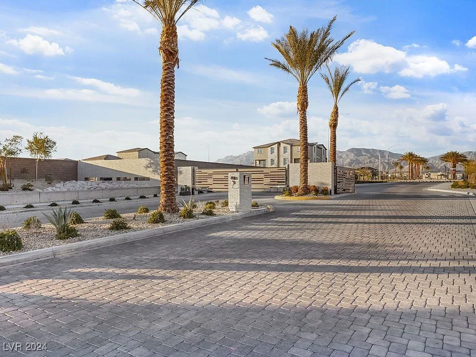 6952 Skyline Blue, North Las Vegas, NV 89086