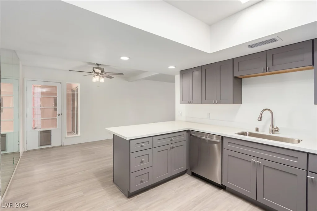 3711 Colonial, Las Vegas, NV 89121