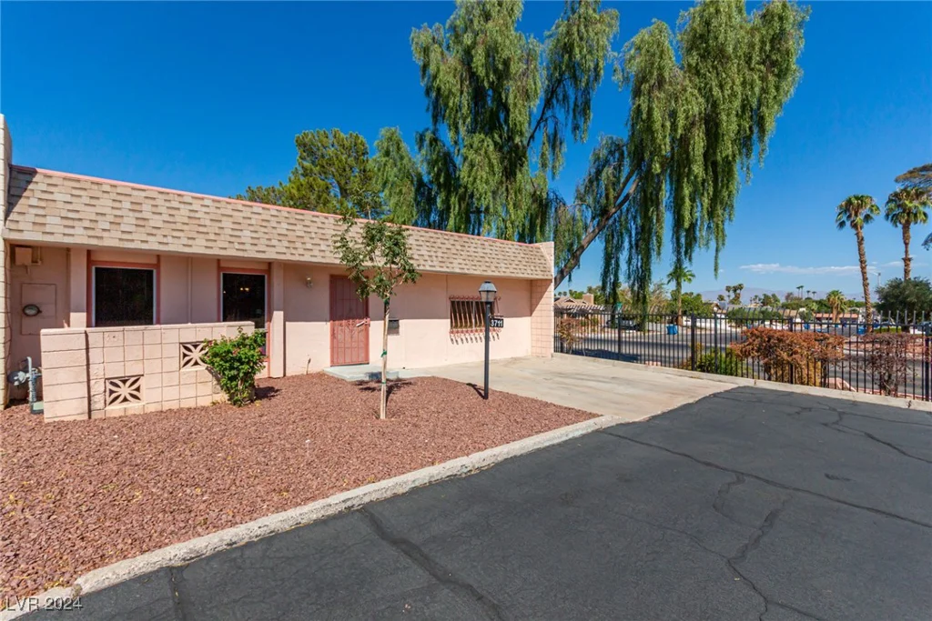 3711 Colonial, Las Vegas, NV 89121